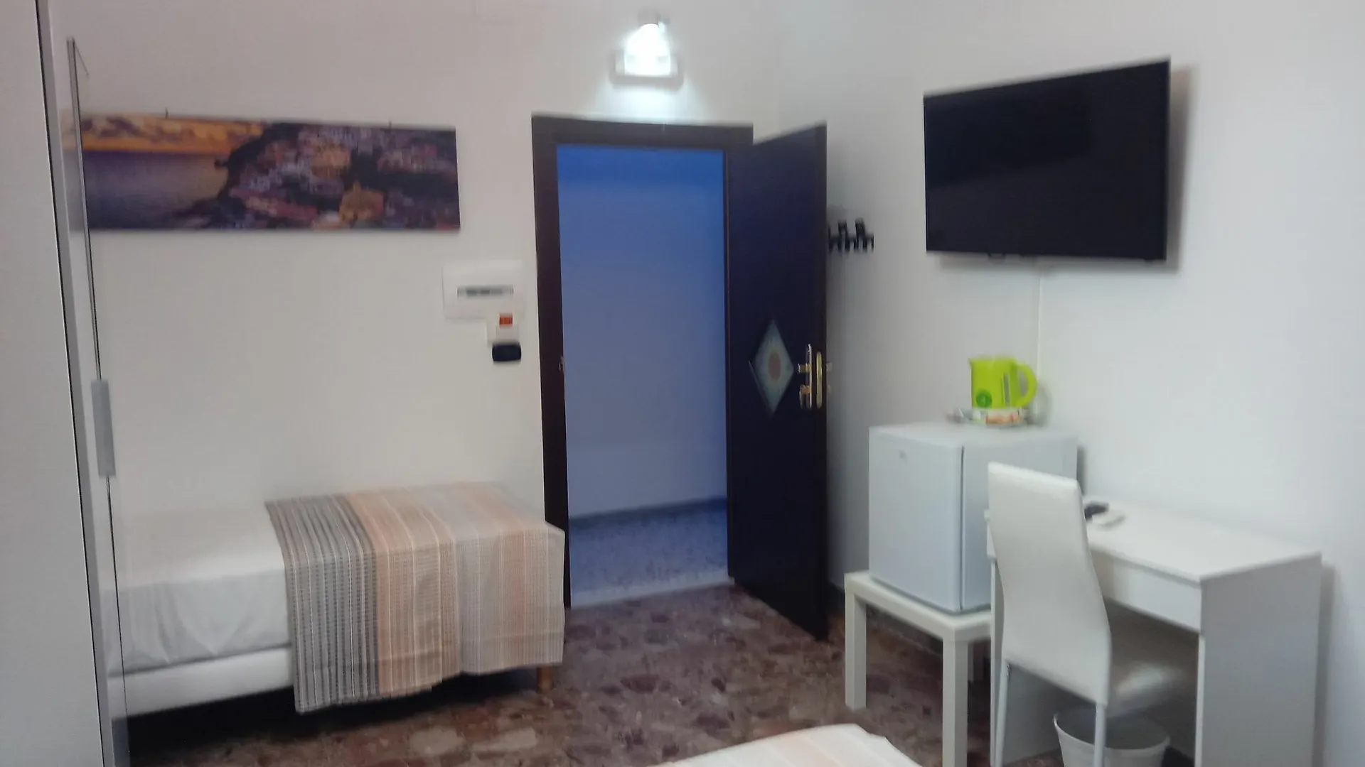 Marina Sky 8 Deluxe Rooms Naples Italy